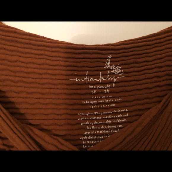 Free people off the shoulder top - Picture 2 of 2